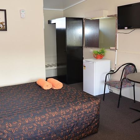 Warwick Motor Inn מראה חיצוני תמונה