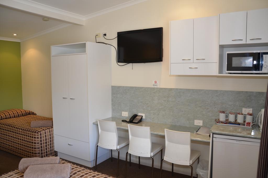 Warwick Motor Inn מראה חיצוני תמונה