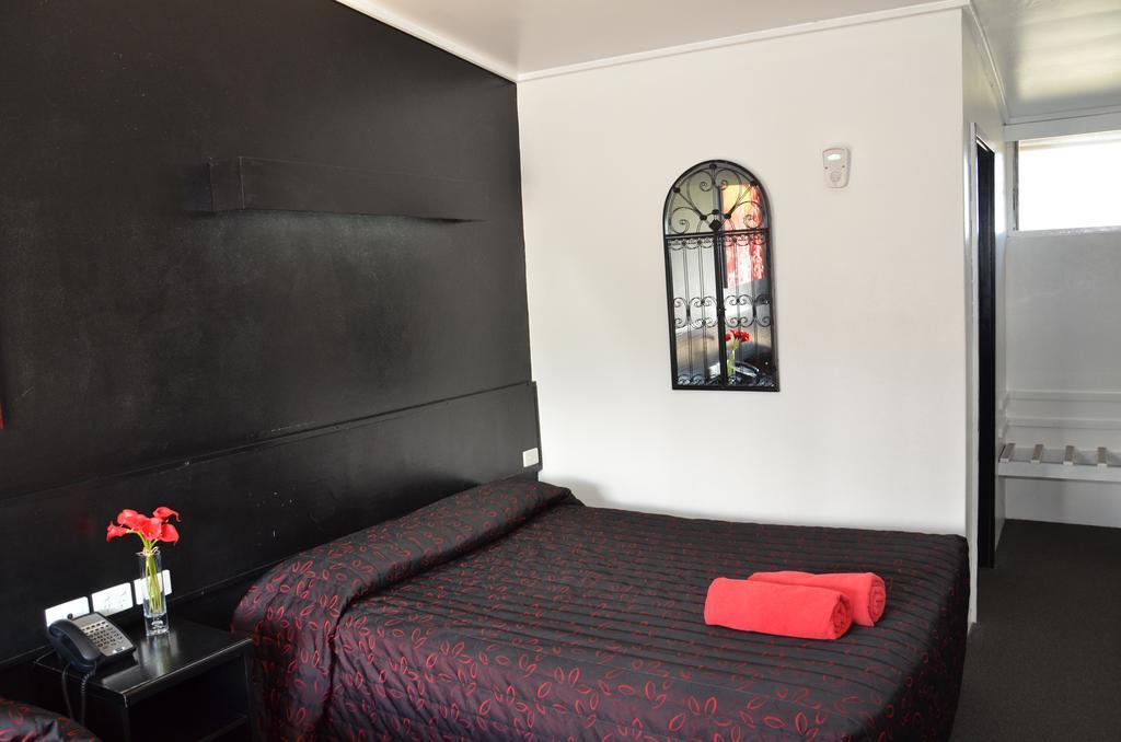 Warwick Motor Inn חדר תמונה