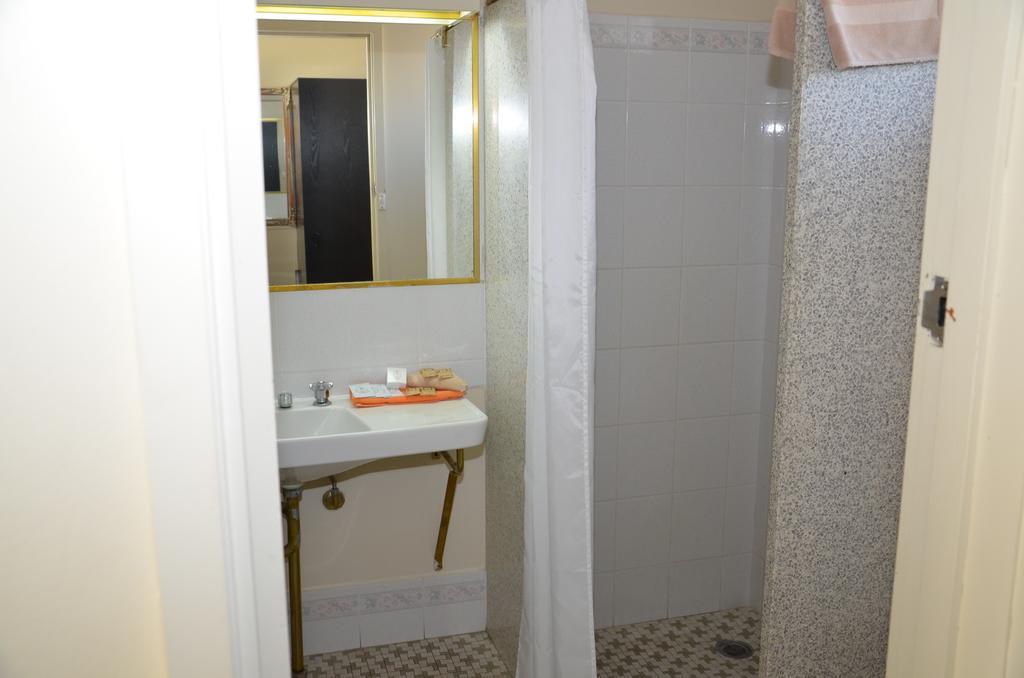 Warwick Motor Inn מראה חיצוני תמונה