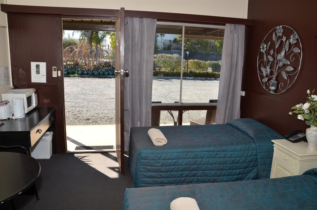 Warwick Motor Inn מראה חיצוני תמונה