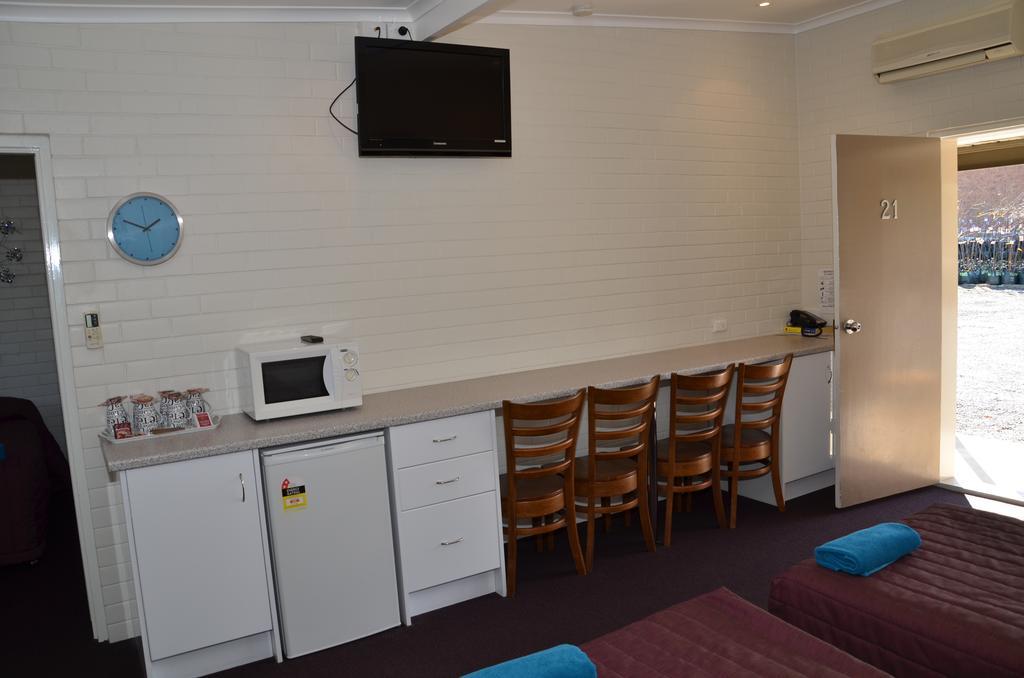 Warwick Motor Inn חדר תמונה