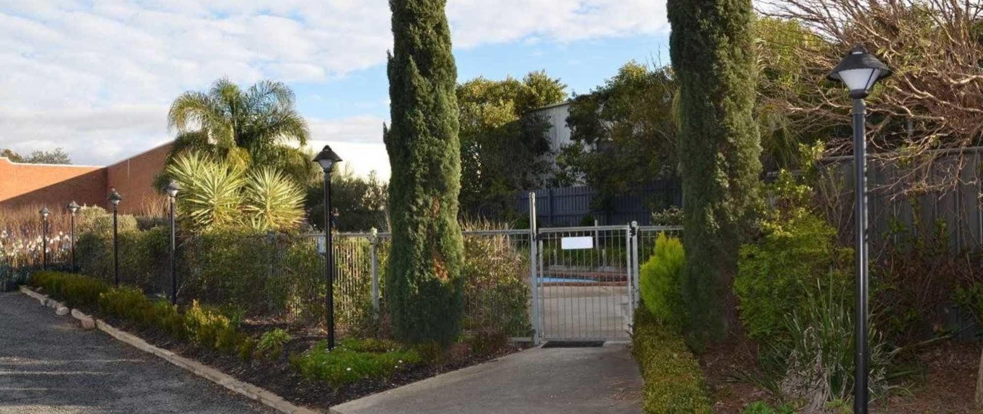 Warwick Motor Inn מראה חיצוני תמונה
